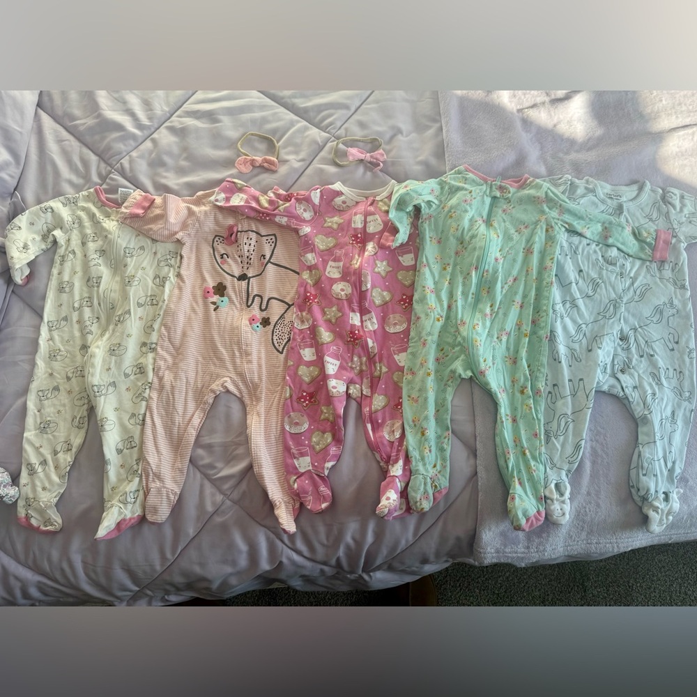 Baby girl pijamas and 2 matching bow